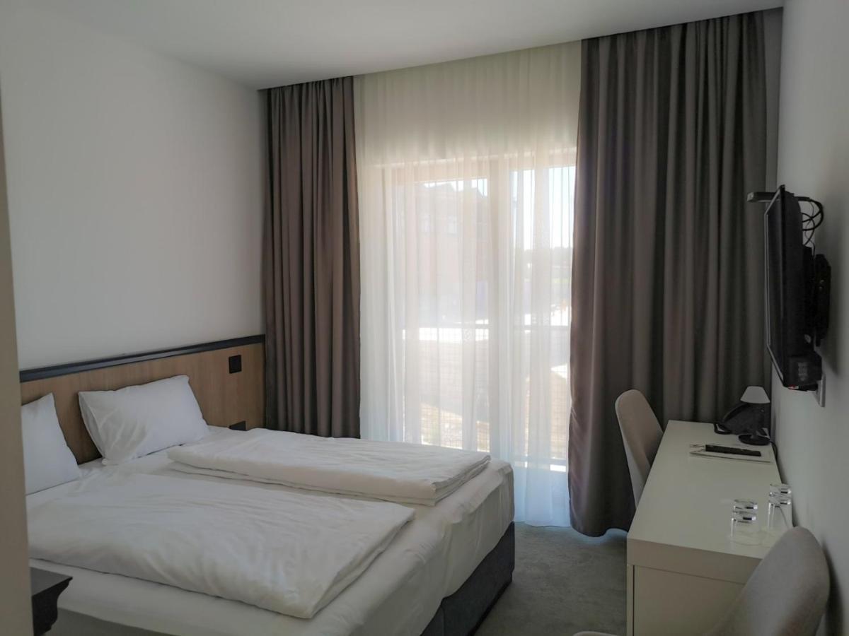 Hotel Crni Vrh Divcibare Exterior photo